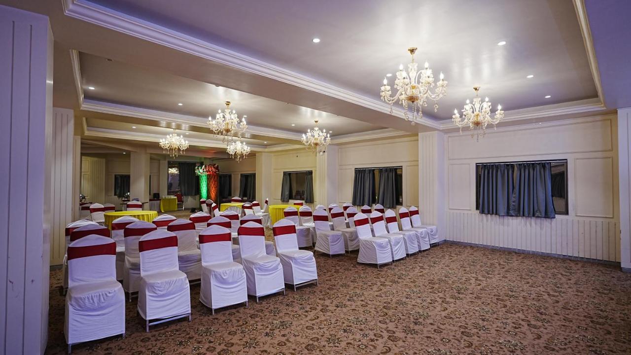 L P Regency, Pune Extérieur photo