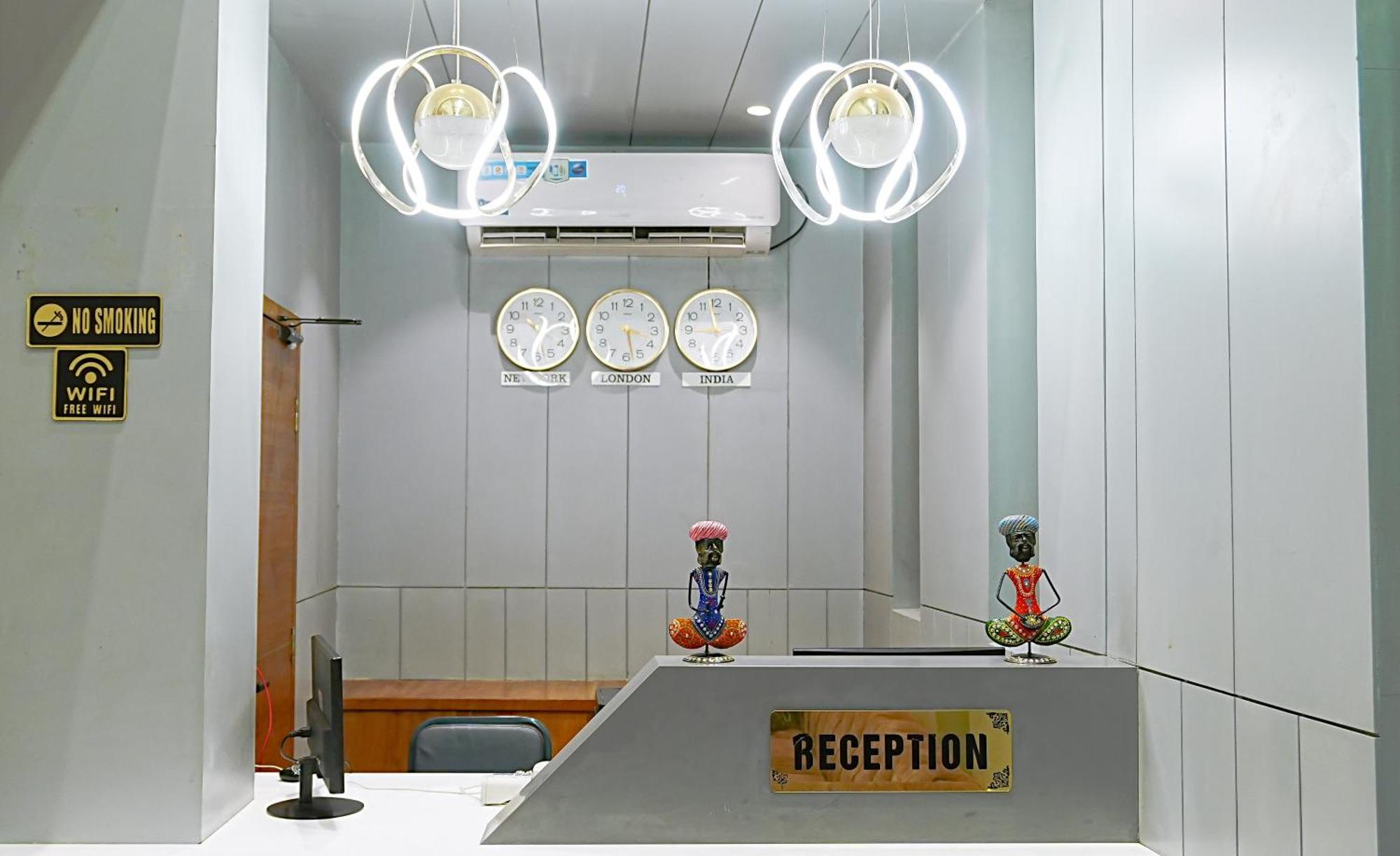 L P Regency, Pune Extérieur photo