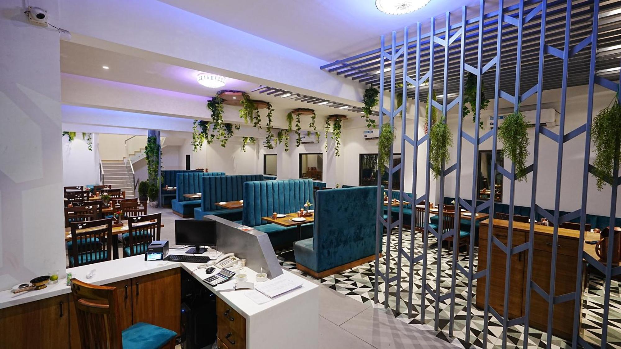 L P Regency, Pune Extérieur photo