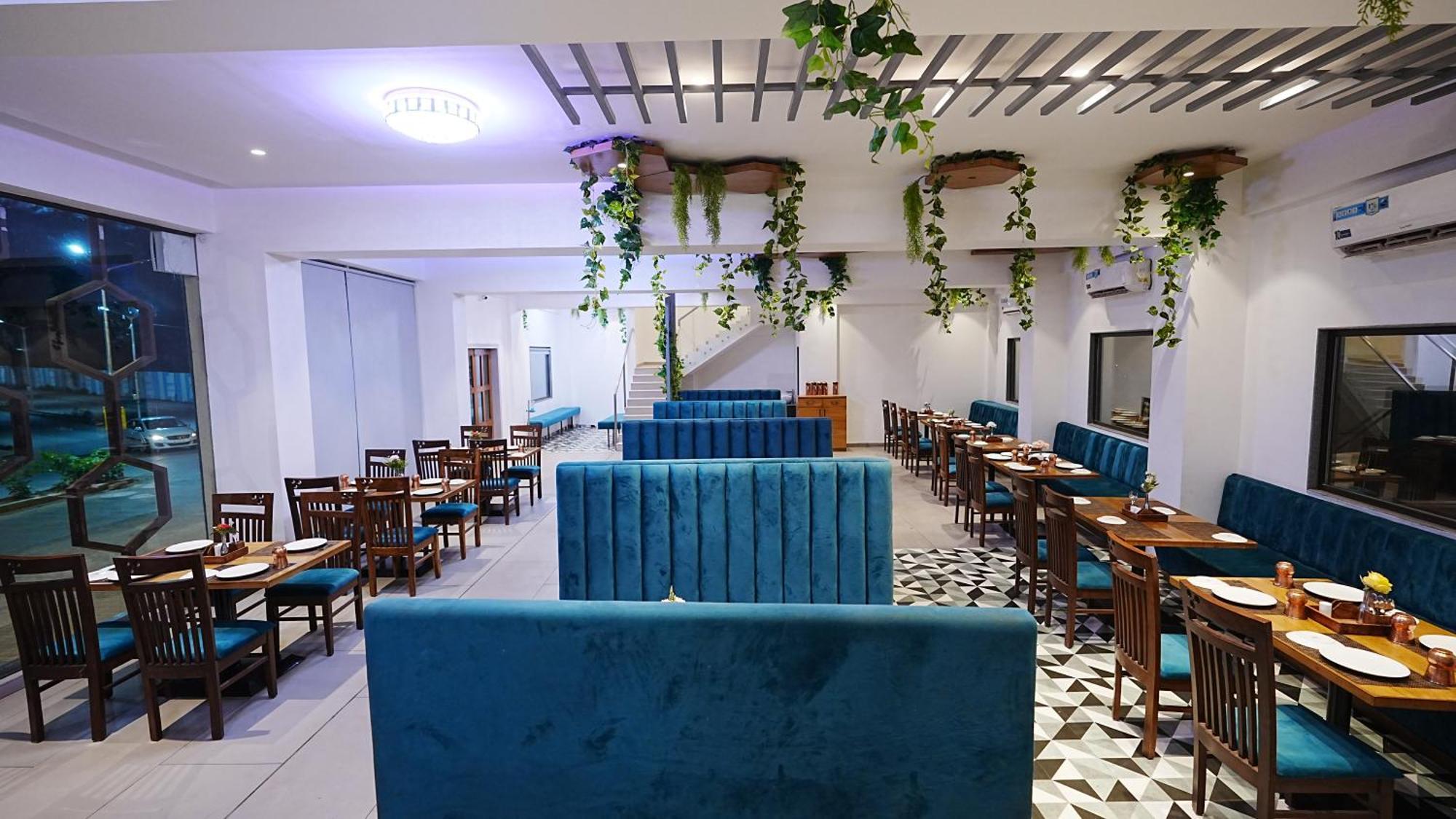 L P Regency, Pune Extérieur photo